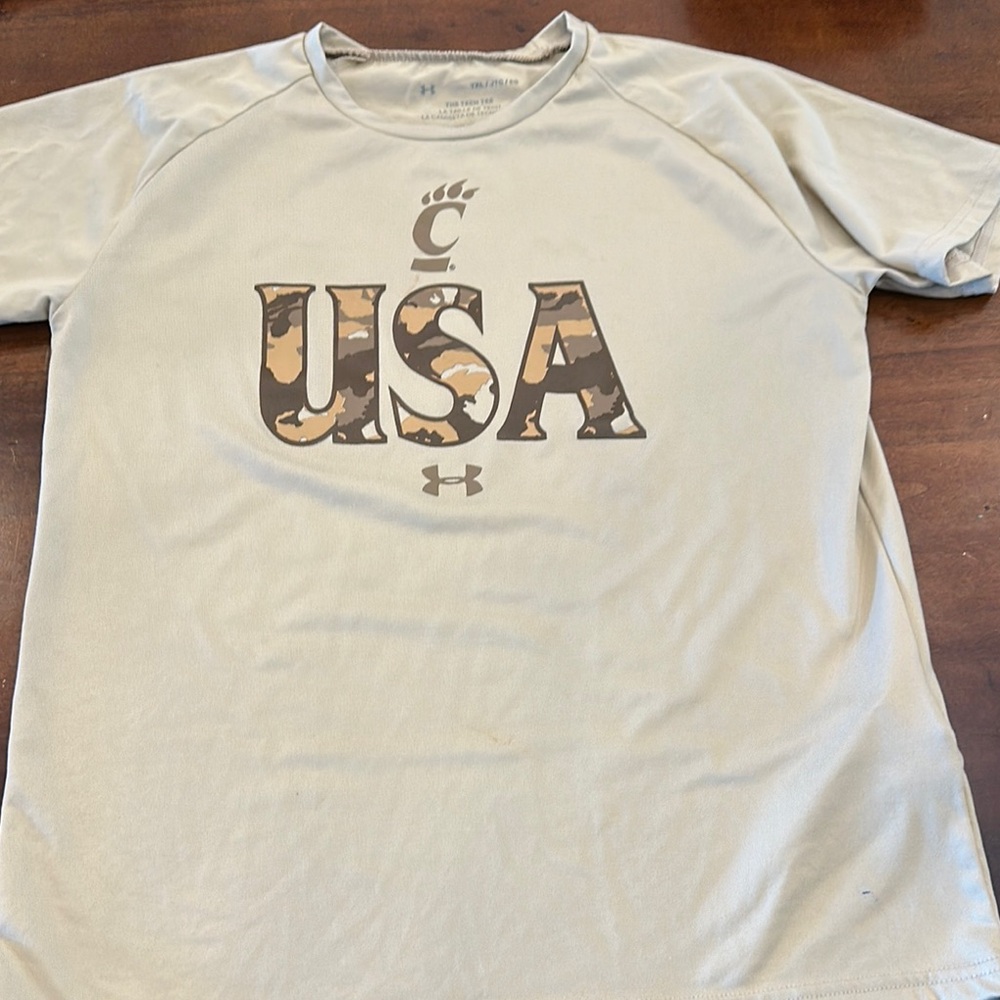 Cincinnati Bearcats Under Armour Tan Short Sleeve Tee Camouflage USA YXL